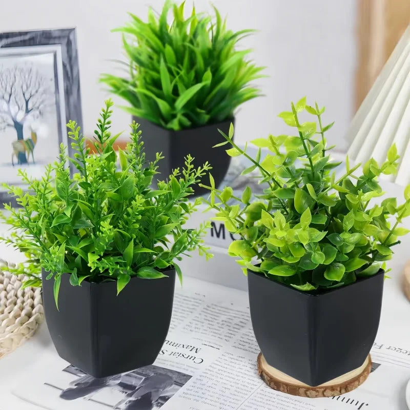 1pc Artificial Green Plants, Home Greening, Outdoor Gardens, Office Decoration, Birthday, Wedding and Party Scene Decorations — close-up detail