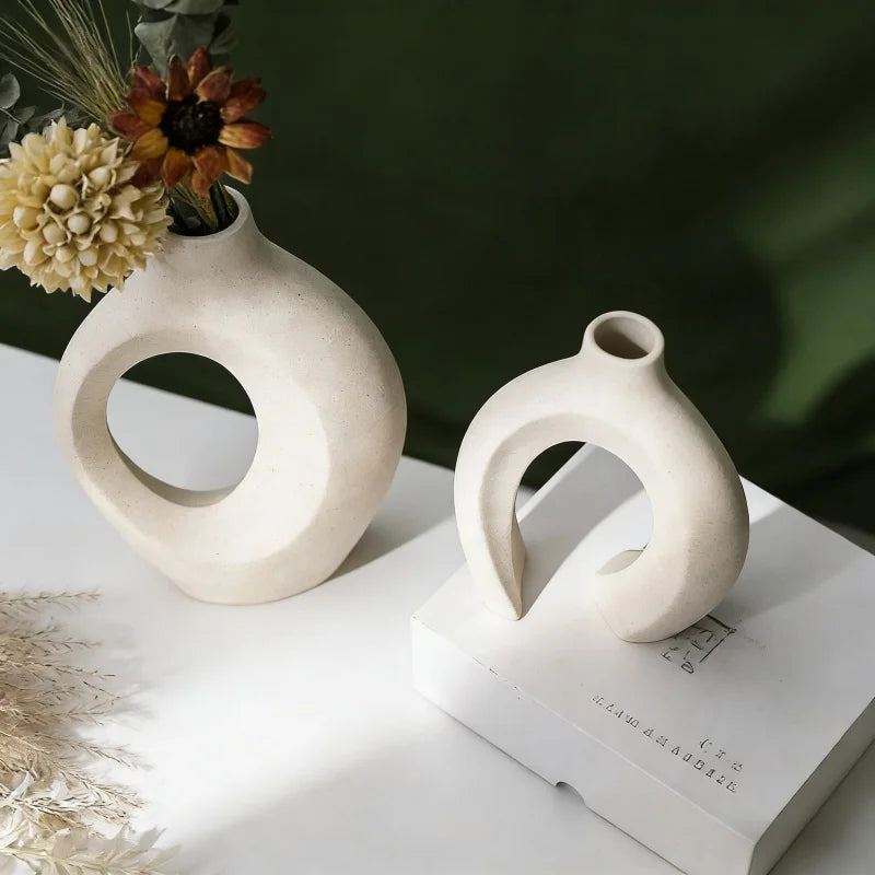 Faux-Ceramic Resin Vase Duo — Black & White