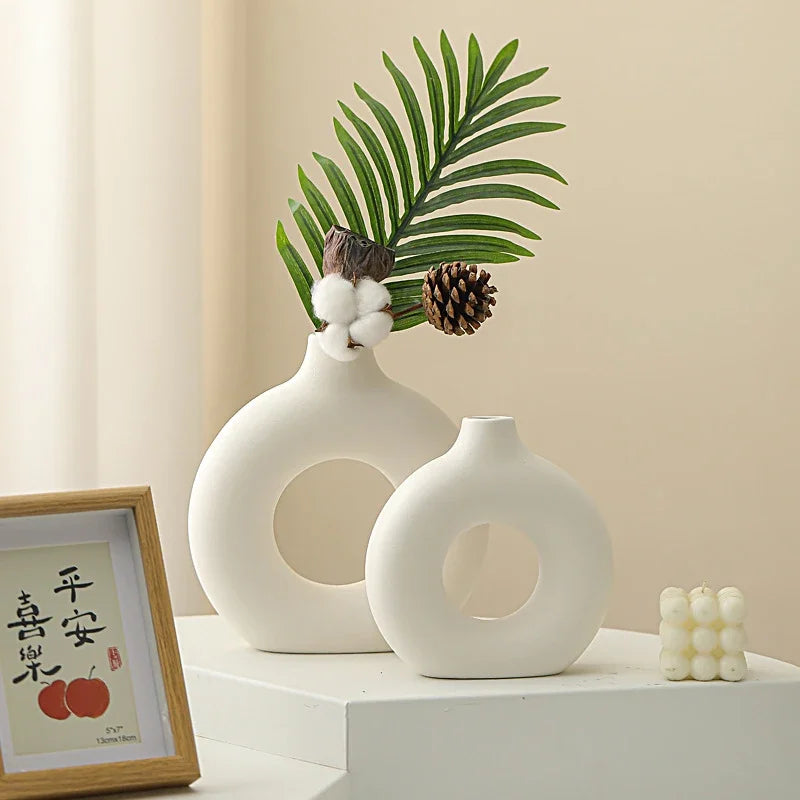 Donut-Shaped Resin Vase — Nordic Centerpiece