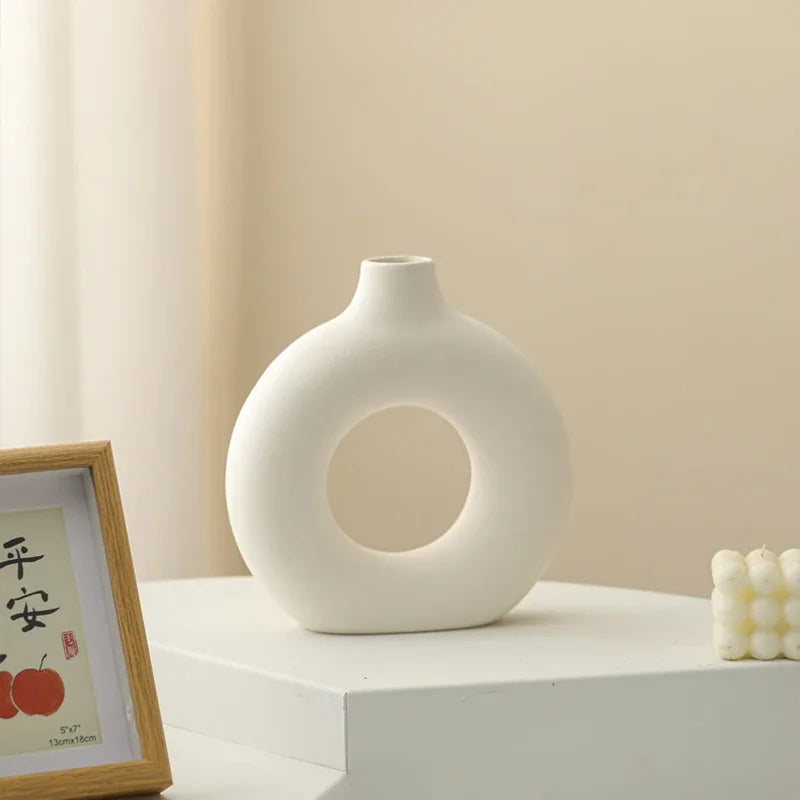 Donut-Shaped Resin Vase — Nordic Centerpiece